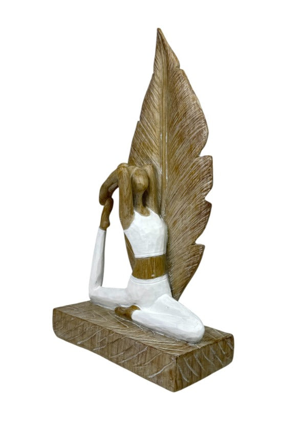 Dama Yoga decorativa equilibrio blanco